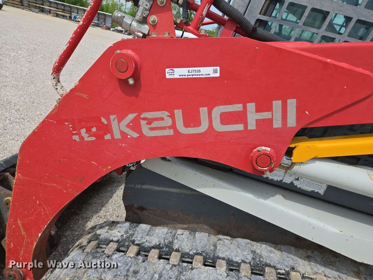 image for item EJ7535 2017 Takeuchi TL8 tracked skid steer loader