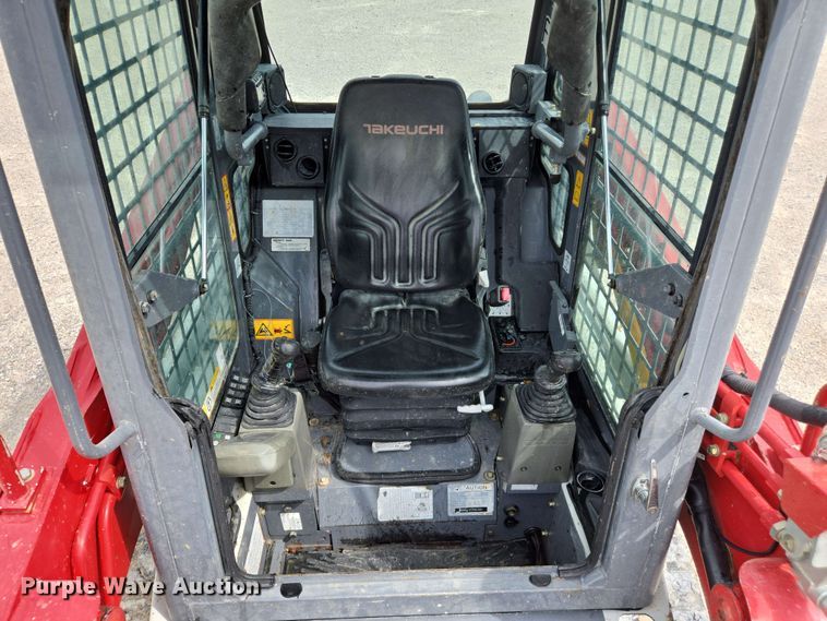 image for item EJ7535 2017 Takeuchi TL8 tracked skid steer loader