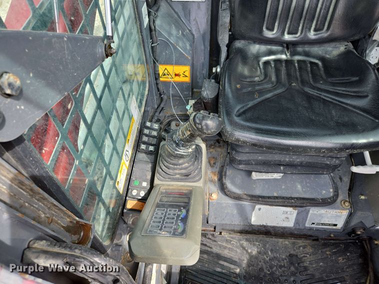 image for item EJ7535 2017 Takeuchi TL8 tracked skid steer loader