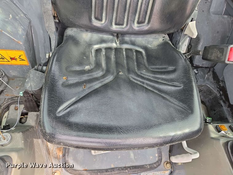 image for item EJ7535 2017 Takeuchi TL8 tracked skid steer loader