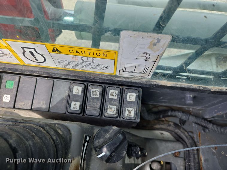 image for item EJ7535 2017 Takeuchi TL8 tracked skid steer loader