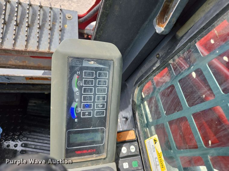 image for item EJ7535 2017 Takeuchi TL8 tracked skid steer loader