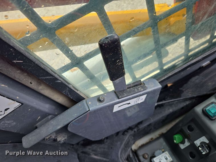 image for item EJ7535 2017 Takeuchi TL8 tracked skid steer loader