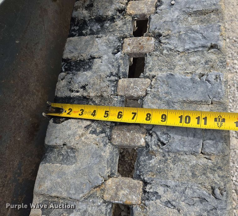 image for item EJ7535 2017 Takeuchi TL8 tracked skid steer loader