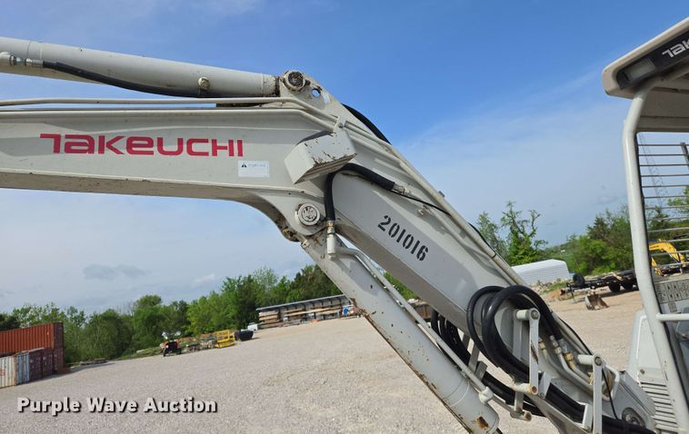 image for item EJ7536 2014 Takeuchi TB138FR mini excavator