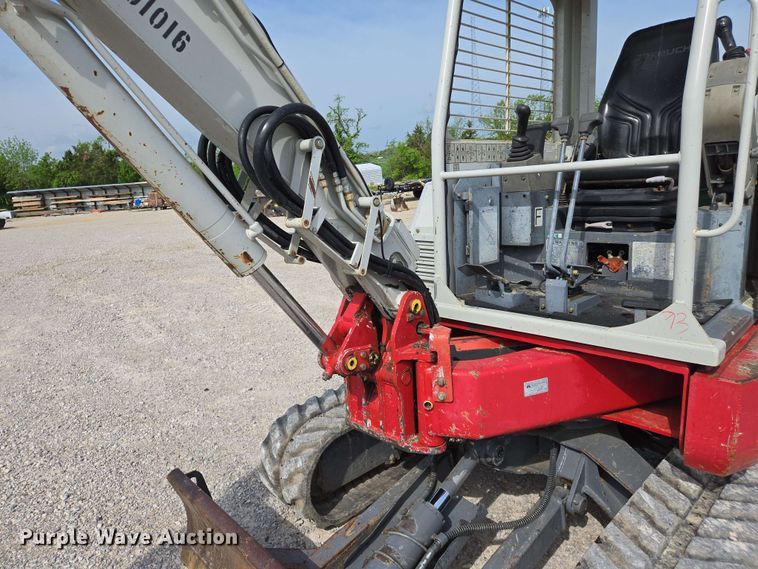 image for item EJ7536 2014 Takeuchi TB138FR mini excavator