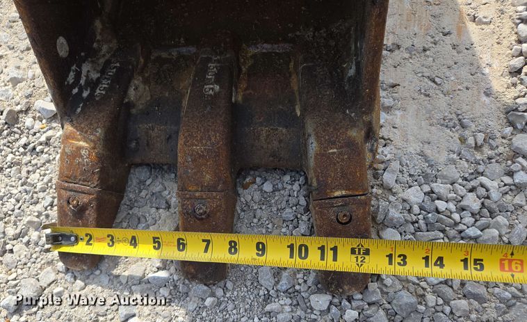 image for item EJ7536 2014 Takeuchi TB138FR mini excavator