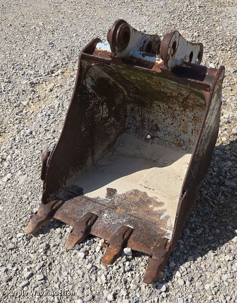 image for item EJ7536 2014 Takeuchi TB138FR mini excavator