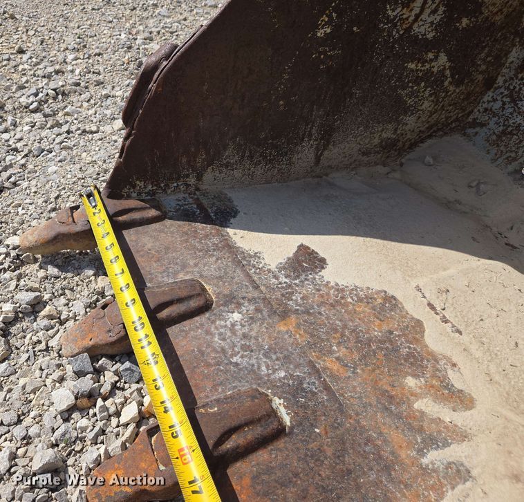 image for item EJ7536 2014 Takeuchi TB138FR mini excavator