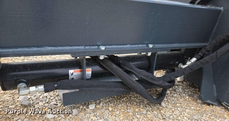 image for item EJ7538 Handy HLS35 skid steer log spliter