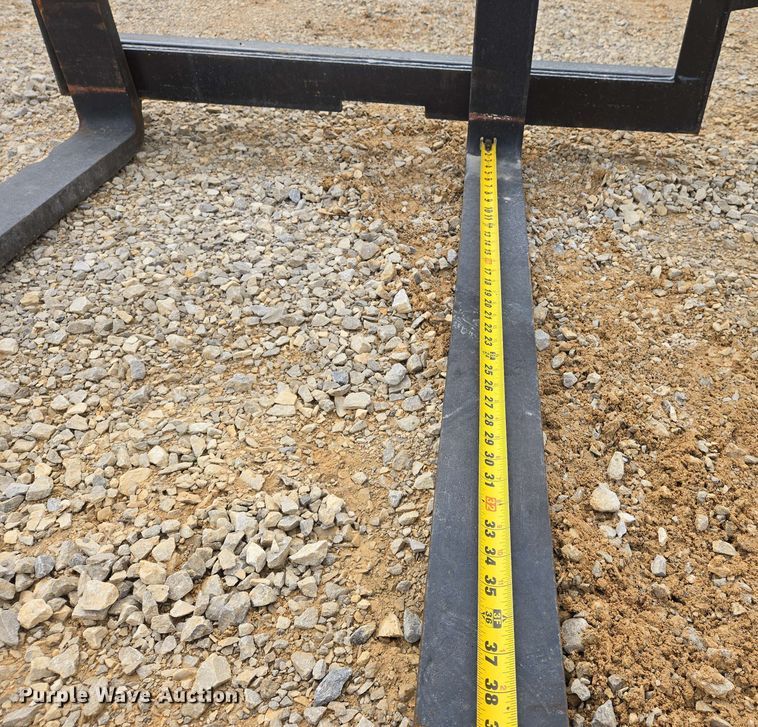 image for item EJ7543 JBX  4000 skid steer forks