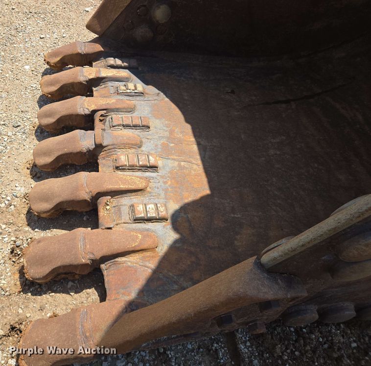 image for item EJ7549 2006 Caterpillar 330D L excavator