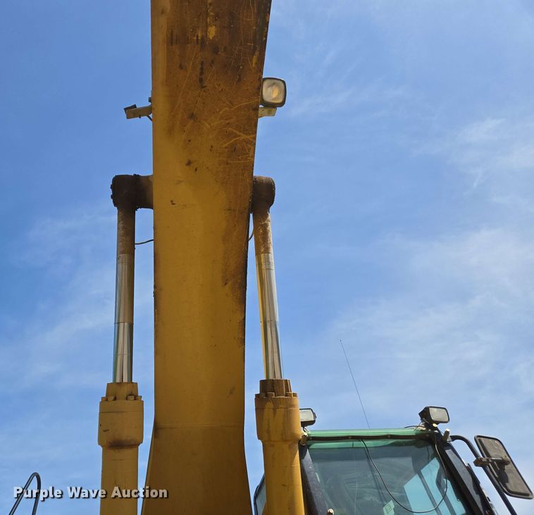 image for item EJ7549 2006 Caterpillar 330D L excavator