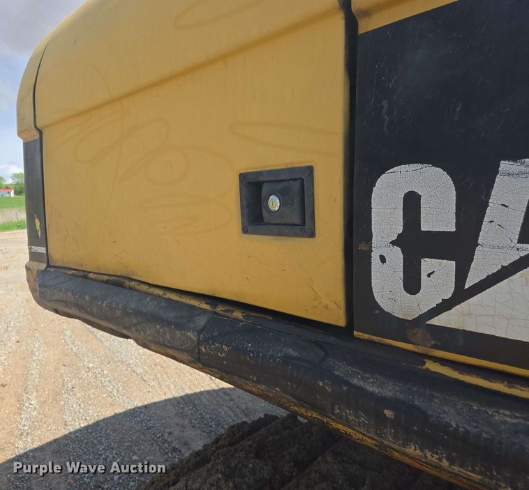 image for item EJ7549 2006 Caterpillar 330D L excavator