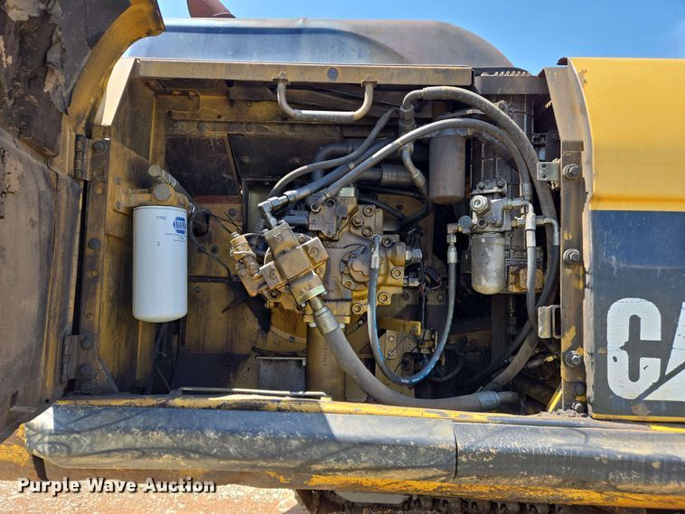 image for item EJ7549 2006 Caterpillar 330D L excavator