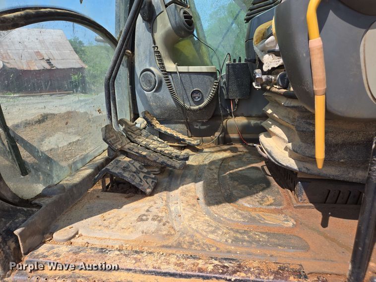 image for item EJ7549 2006 Caterpillar 330D L excavator