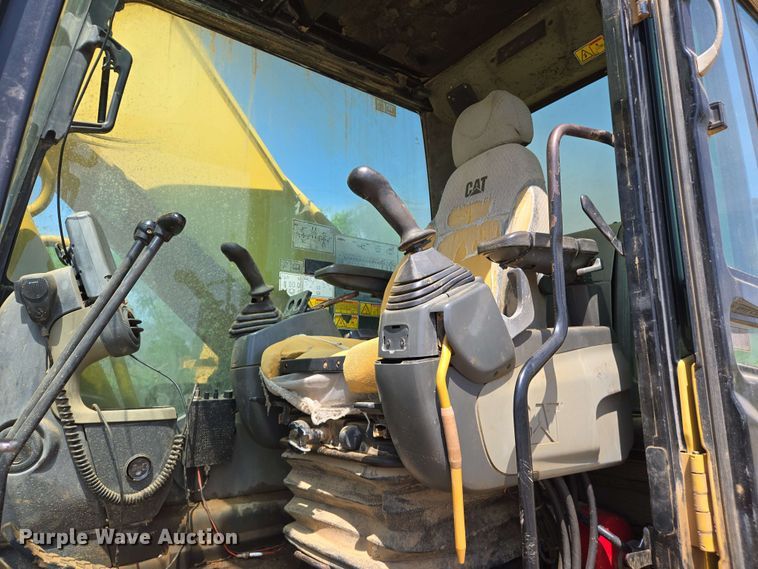 image for item EJ7549 2006 Caterpillar 330D L excavator