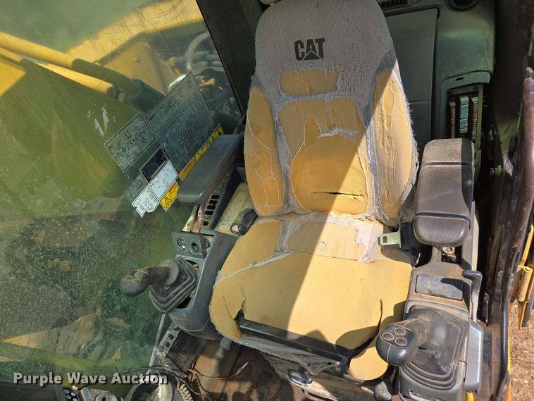 image for item EJ7549 2006 Caterpillar 330D L excavator