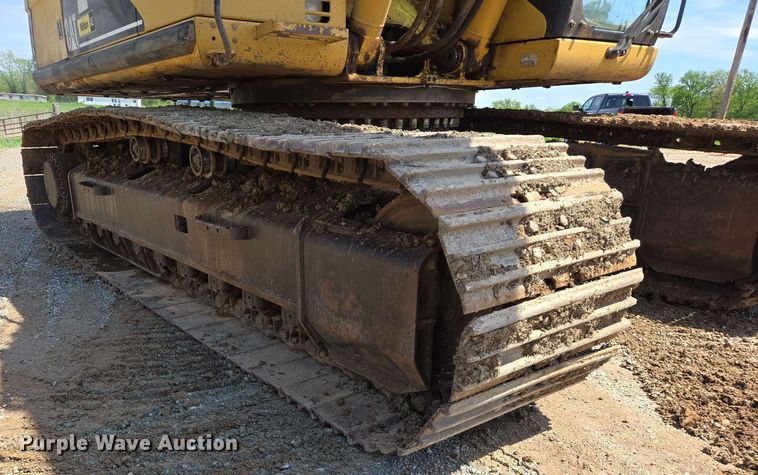 image for item EJ7549 2006 Caterpillar 330D L excavator