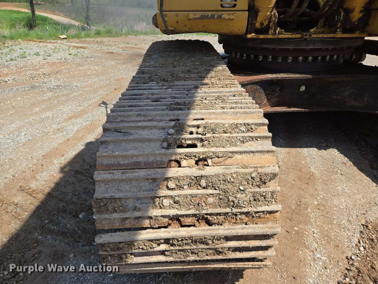 image for item EJ7549 2006 Caterpillar 330D L excavator