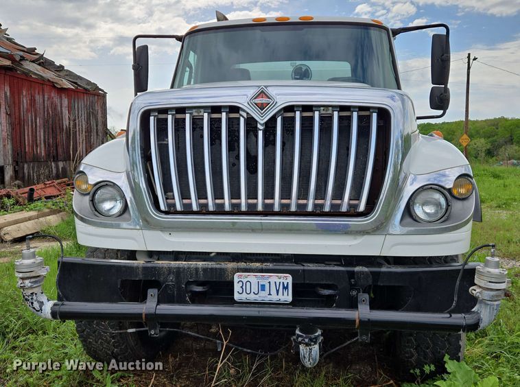 image for item EJ7550 2011 International 7500 water truck