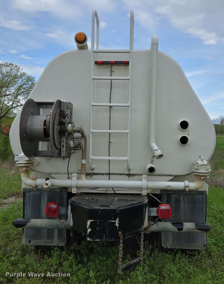 image for item EJ7550 2011 International 7500 water truck