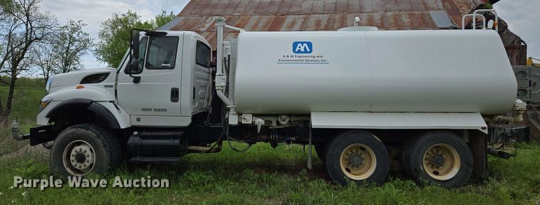 image for item EJ7550 2011 International 7500 water truck