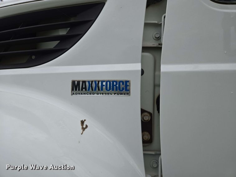 image for item EJ7550 2011 International 7500 water truck