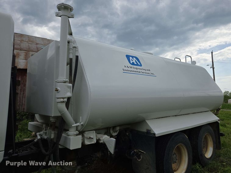 image for item EJ7550 2011 International 7500 water truck