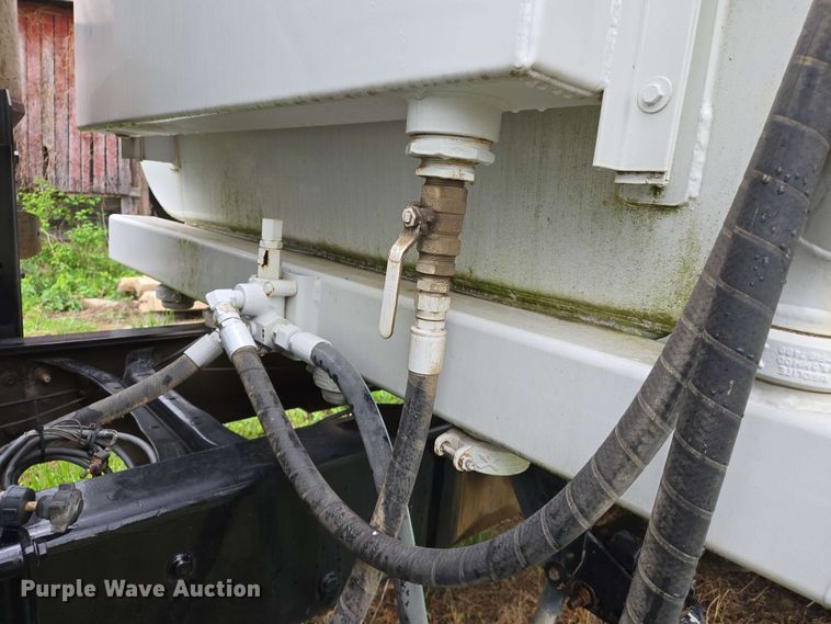 image for item EJ7550 2011 International 7500 water truck