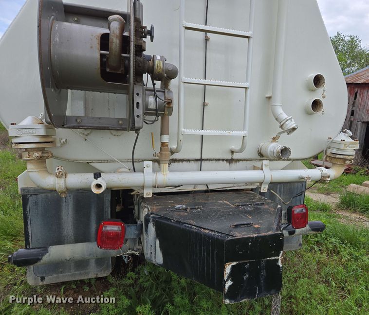 image for item EJ7550 2011 International 7500 water truck