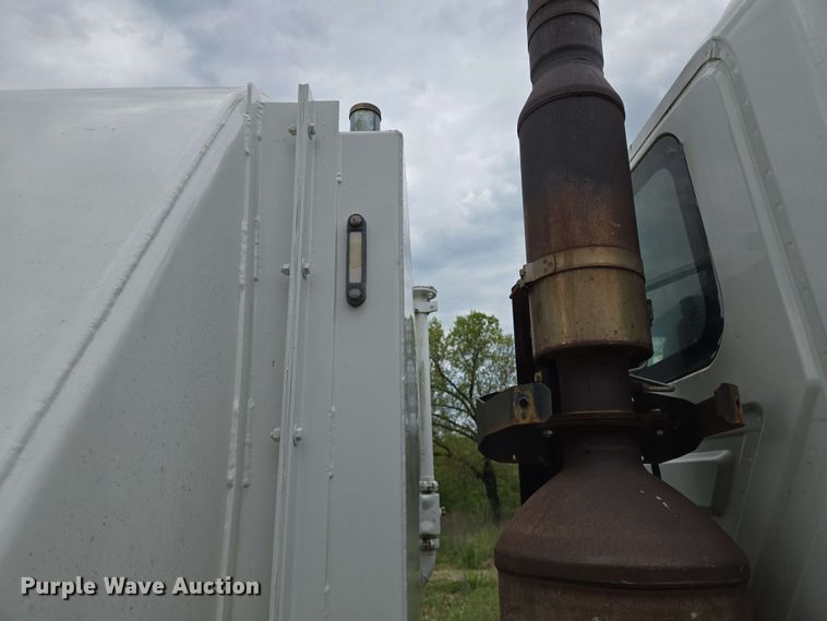 image for item EJ7550 2011 International 7500 water truck