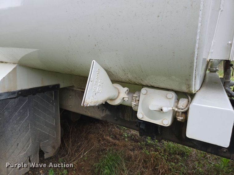 image for item EJ7550 2011 International 7500 water truck