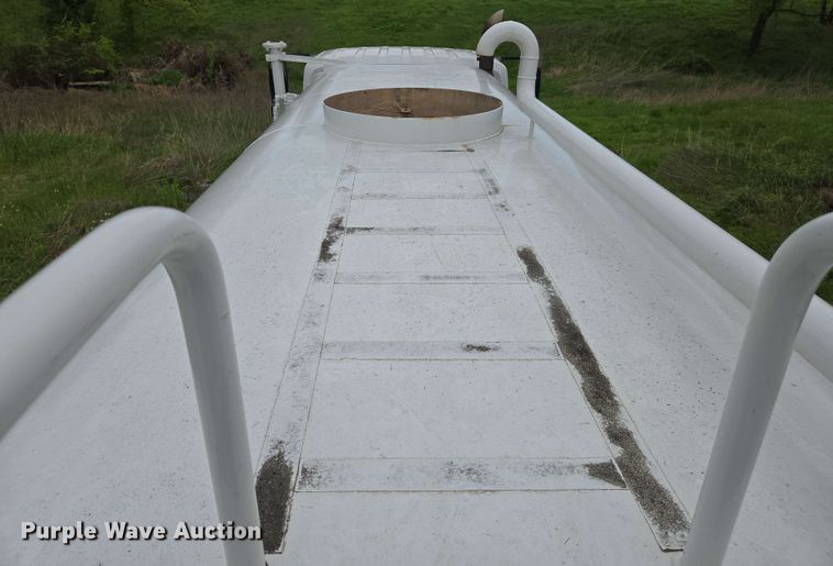 image for item EJ7550 2011 International 7500 water truck