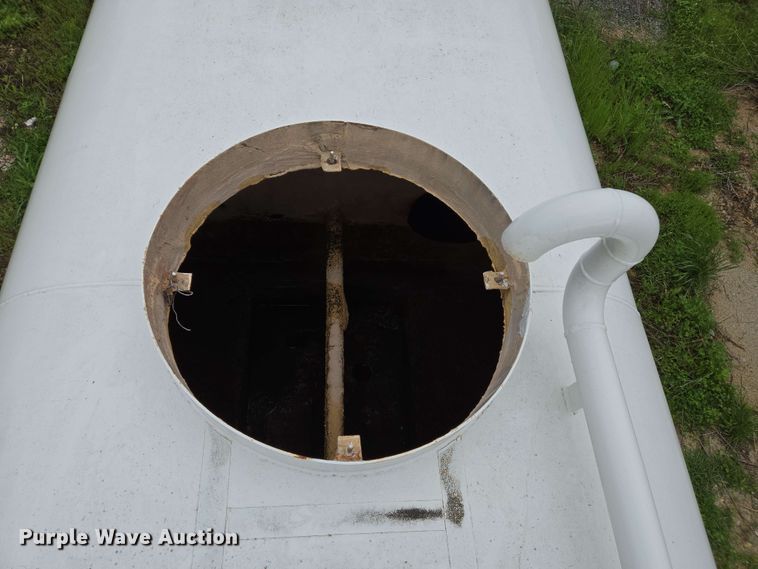 image for item EJ7550 2011 International 7500 water truck