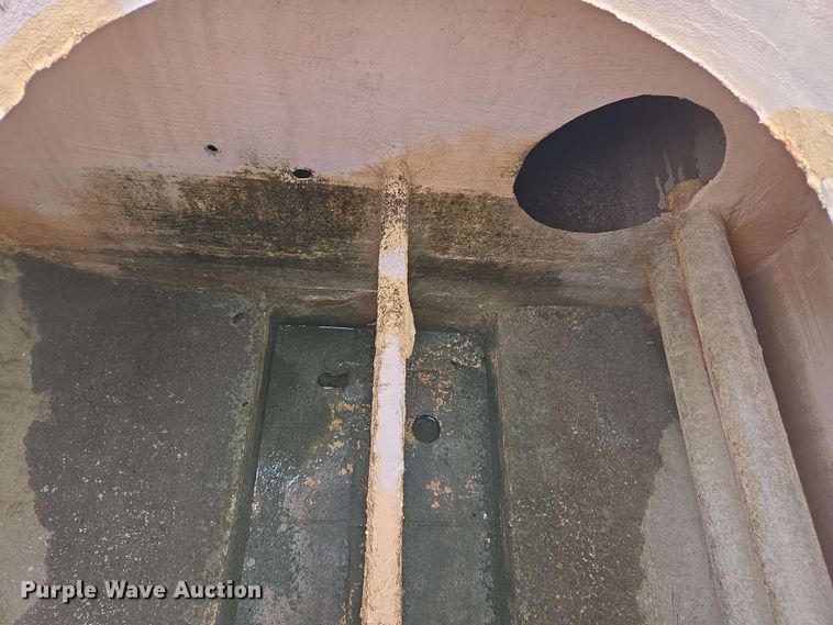 image for item EJ7550 2011 International 7500 water truck