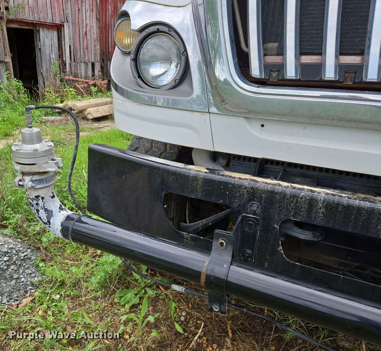 image for item EJ7550 2011 International 7500 water truck