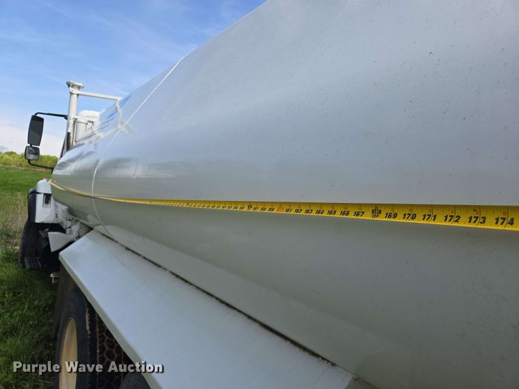 image for item EJ7550 2011 International 7500 water truck