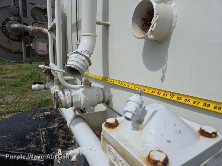 image for item EJ7550 2011 International 7500 water truck