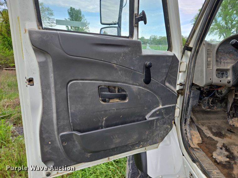 image for item EJ7550 2011 International 7500 water truck