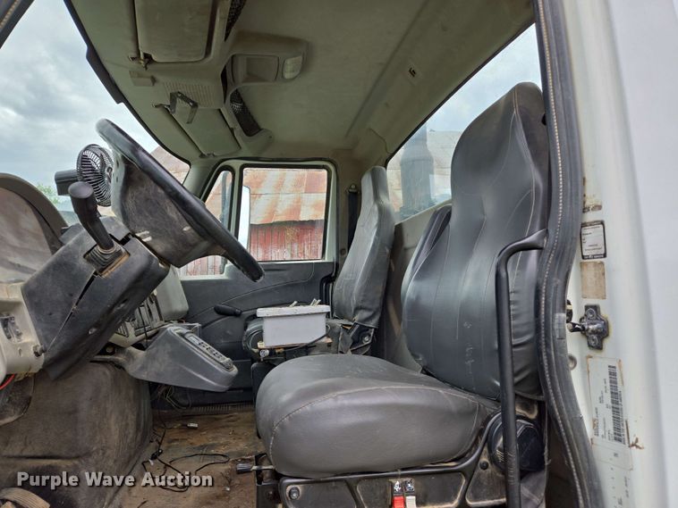 image for item EJ7550 2011 International 7500 water truck