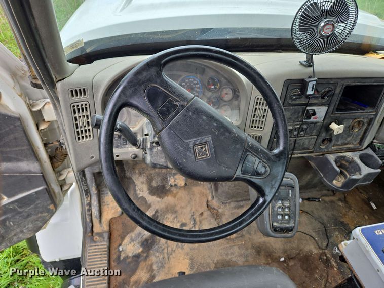 image for item EJ7550 2011 International 7500 water truck