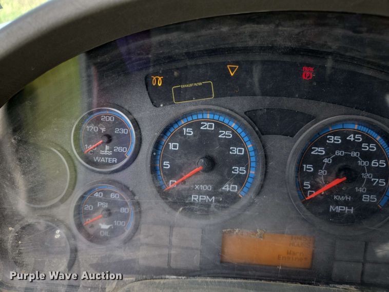 image for item EJ7550 2011 International 7500 water truck