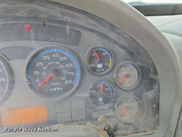 image for item EJ7550 2011 International 7500 water truck