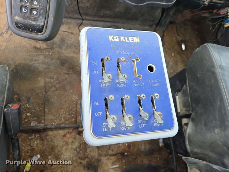 image for item EJ7550 2011 International 7500 water truck