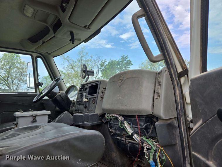 image for item EJ7550 2011 International 7500 water truck