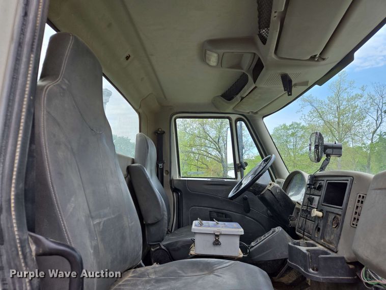 image for item EJ7550 2011 International 7500 water truck