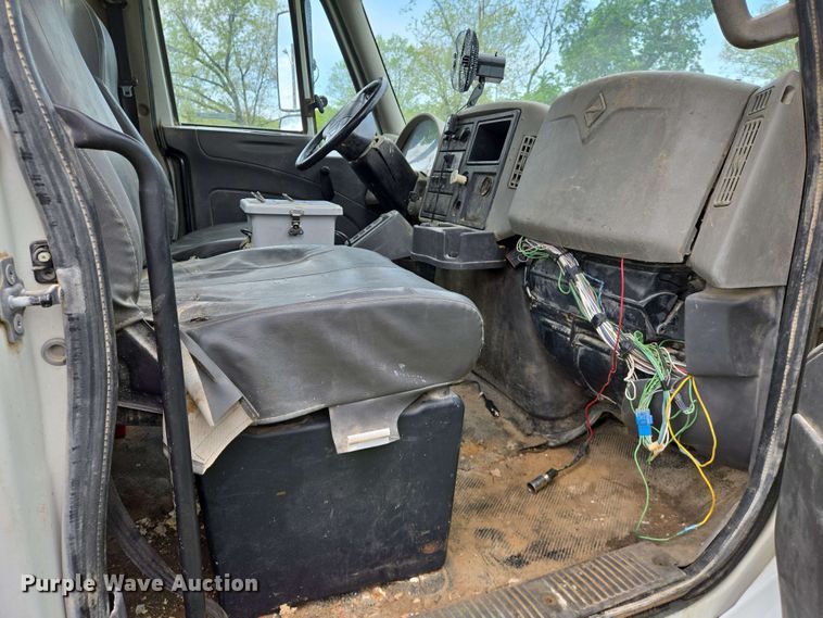 image for item EJ7550 2011 International 7500 water truck