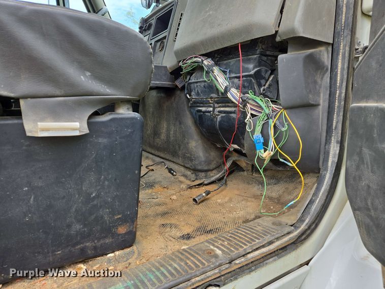 image for item EJ7550 2011 International 7500 water truck