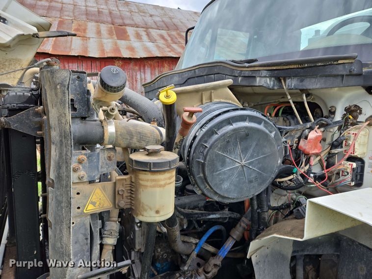 image for item EJ7550 2011 International 7500 water truck